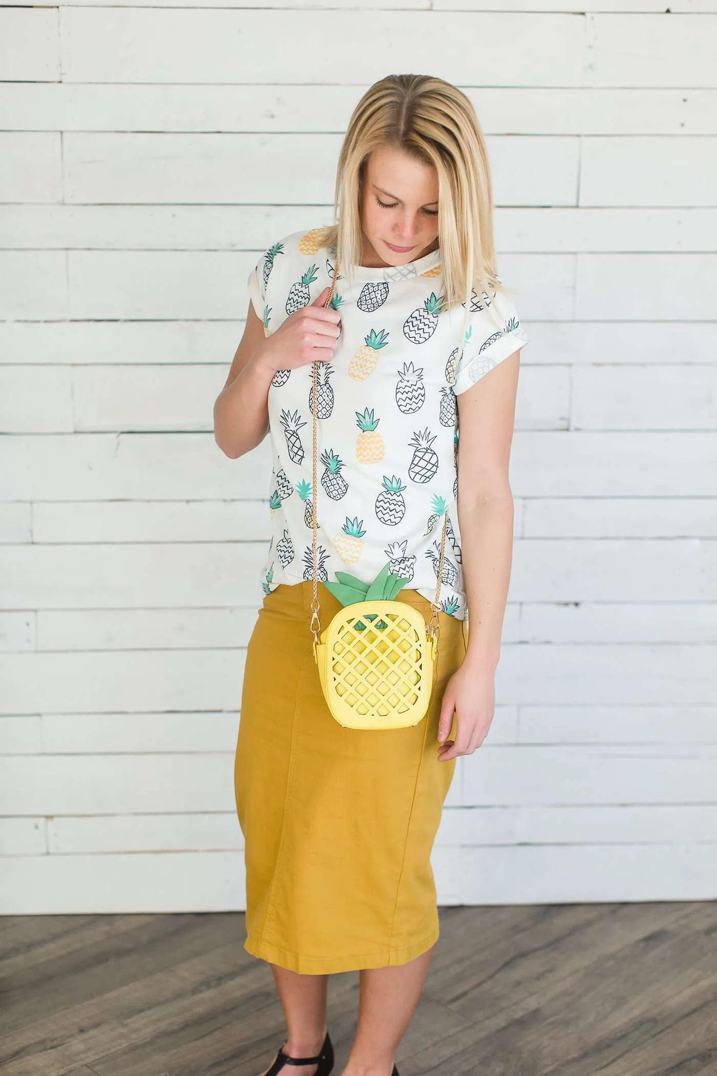 Chic Pineapple Crossbody