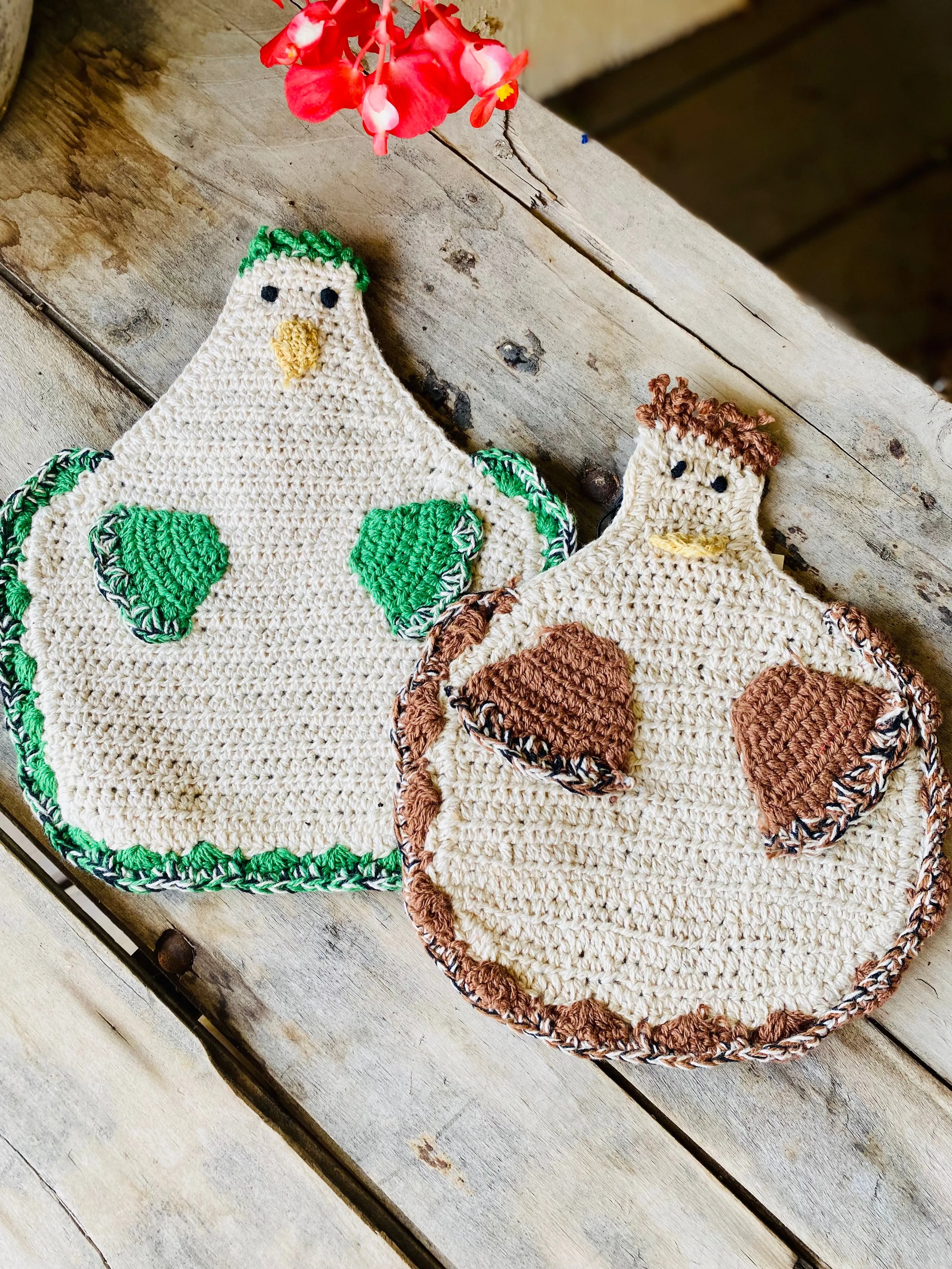 CHICKEN POT HOLDERS