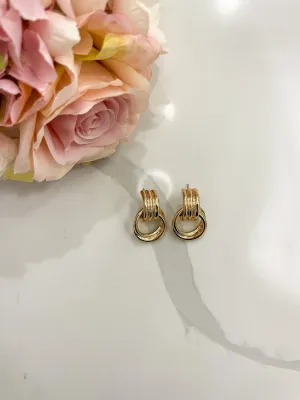 Doorknocker Earrings in Gold