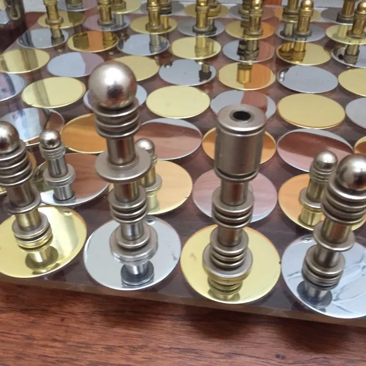 Jesse Dean chess set