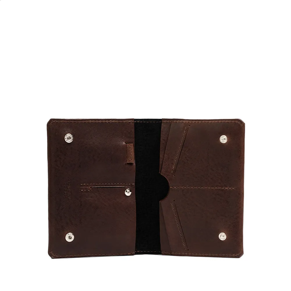 Leather AirTag Travel Wallet - Secure Your Essentials On The Go