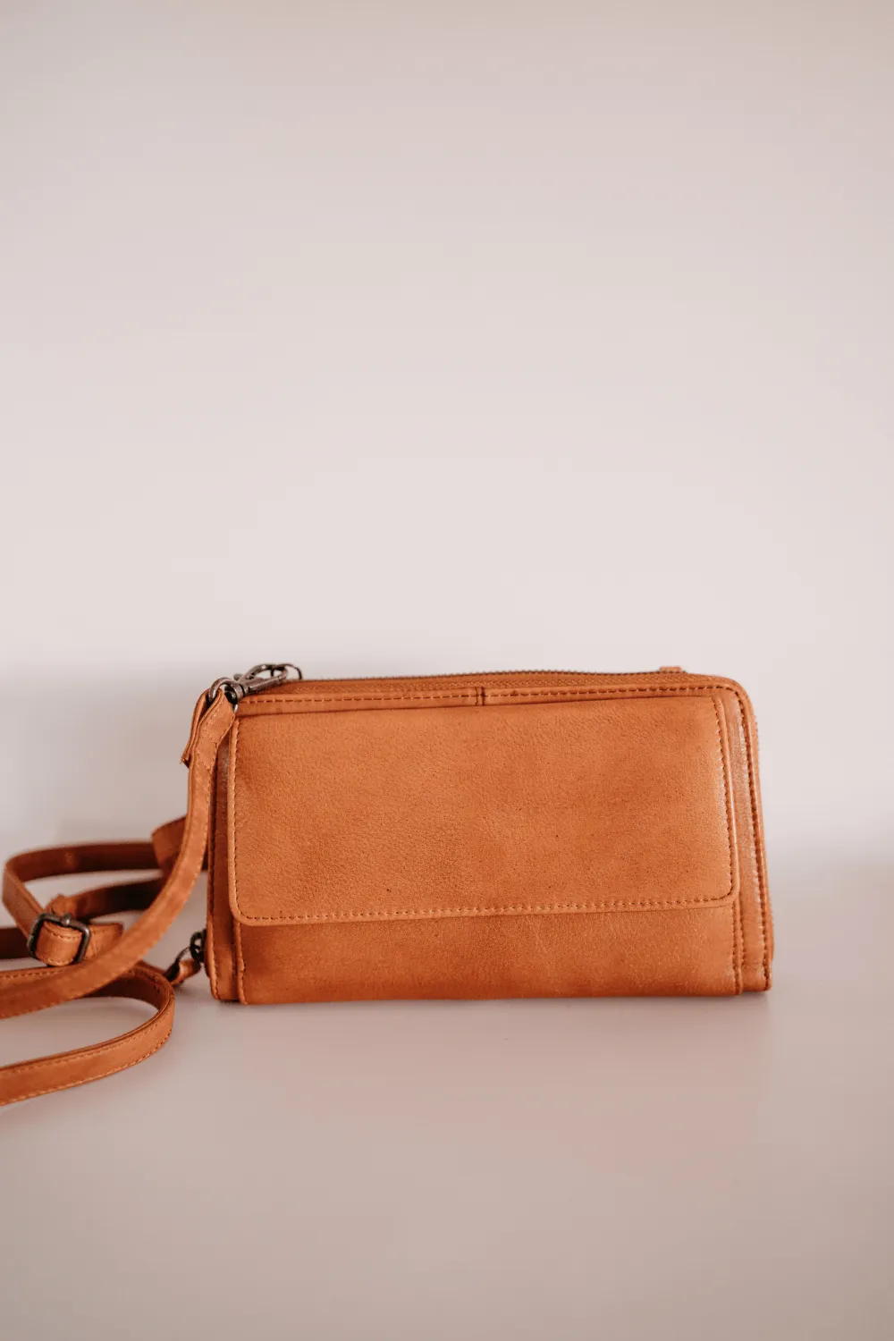 Rugged Hide Susan Slingbag